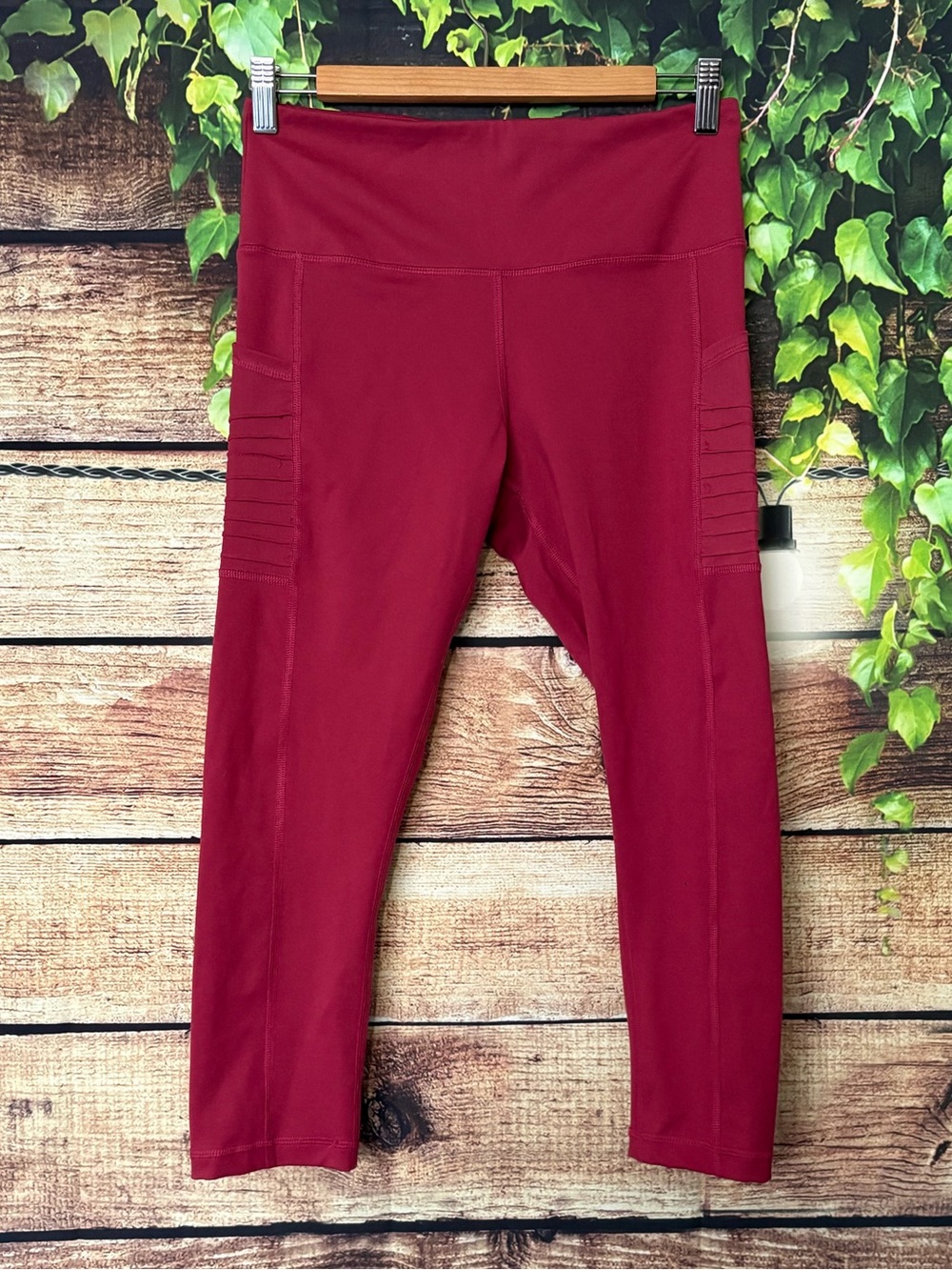 🌿5/$25 A Core Red Active Leggings
